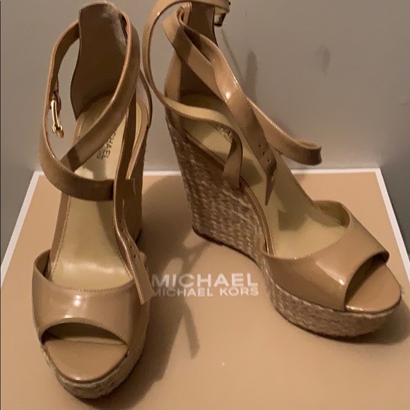 MICHAEL MKPlatform Espadrille Sandals 8 NIB